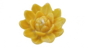 Свеча из пчелиного воска «Кувшинка»