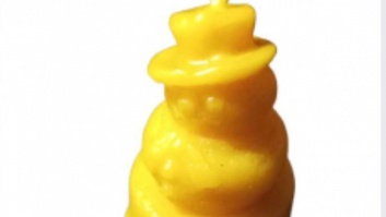 Свеча из пчелиного воска «Снеговик»