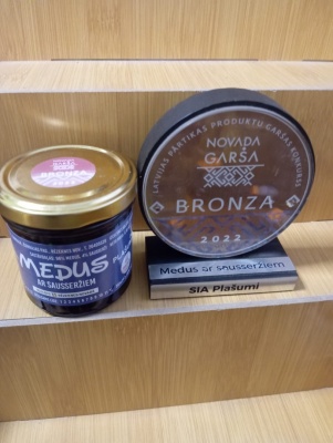 Honey with blue honeysuckle