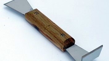 Apiary chisel with wooden handle 200 mm