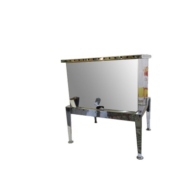 Wax melting equipment